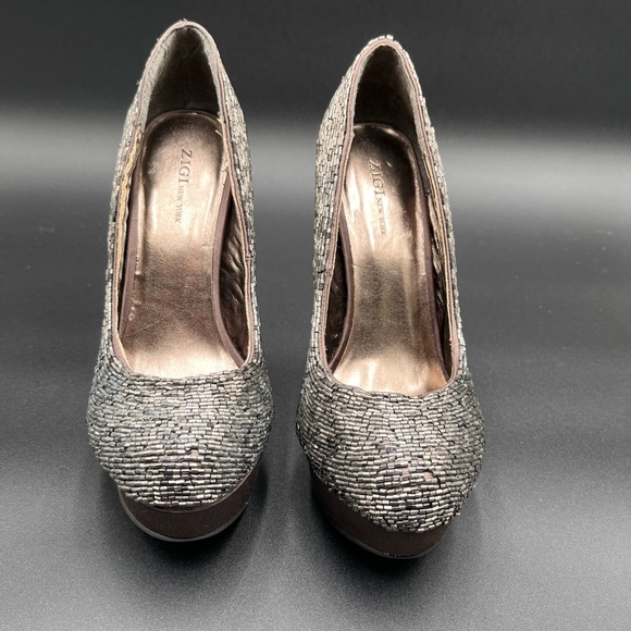 ZIGI NY grey satin lower platform with beaded upper closed round toe heels - Picture 5 of 8